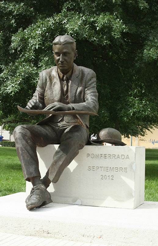 2012 - MONUMENTO A “MIGUEL FUSTEGUERAS ÁLVAREZ-VALDÉS”. PONFERRADA. LEÓN